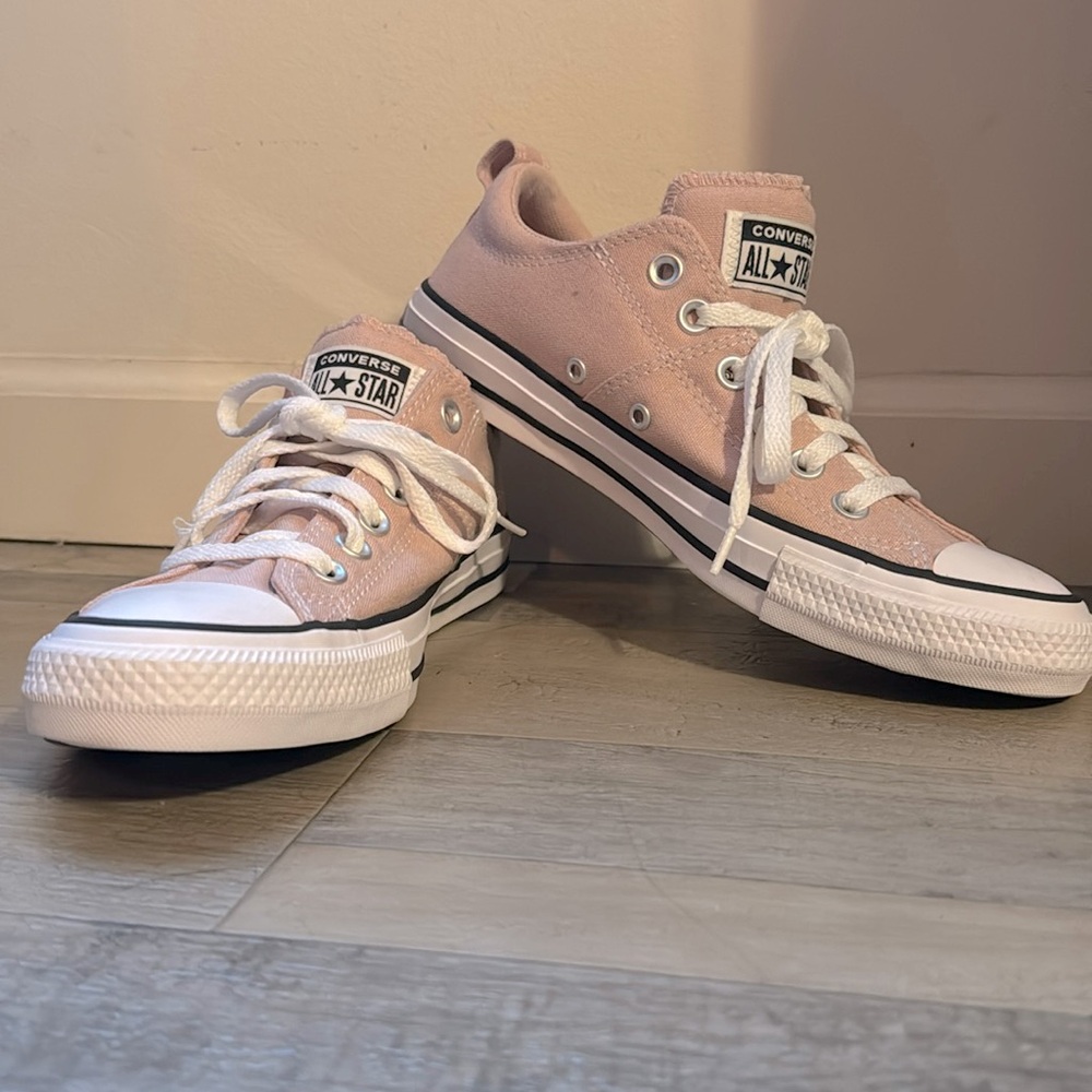 Pink Converse All-Star- women’s size 8